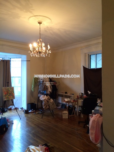 Mission Hill 5 Beds 3 Baths Boston - $8,800