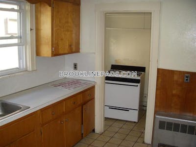 Brookline Nice 5 Beds 1 Bath on Washington St  Washington Square - $4,100