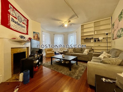 Brookline 3 Beds 1 Bath  Boston University - $5,250