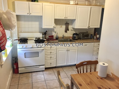 Brookline 3 Beds 1 Bath  Boston University - $5,100