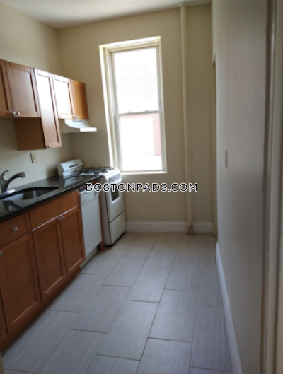 Allston Alluring 2 Beds 1 Bath on Commonwealth Ave. Boston - $3,170