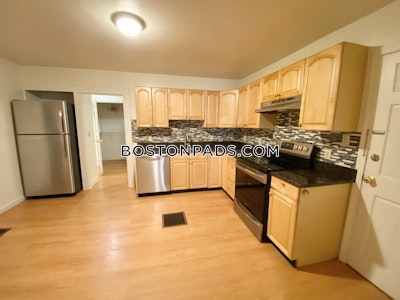 Mission Hill 4 bed 1 bath moments away from the Green Line train!! Boston - $5,000