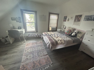 Somerville 6 Beds 1.5 Baths  Tufts - $6,200