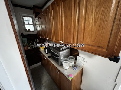 Mission Hill 3 Beds 1 Bath Boston - $4,100