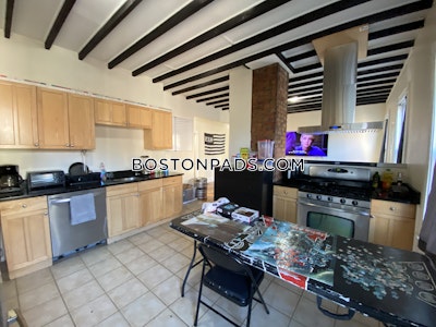 Mission Hill 4 Bed, 2 Bath Unit Boston - $6,400